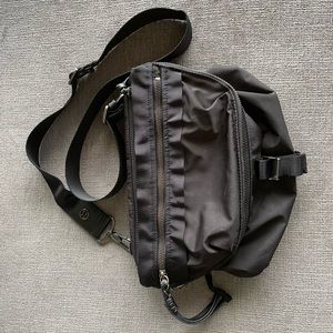 Lululemon convertible shoulder bag or fanny pack
